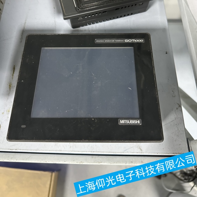 深圳三菱觸摸屏GT27系列通電后反復閃屏不開機故障維修服務點